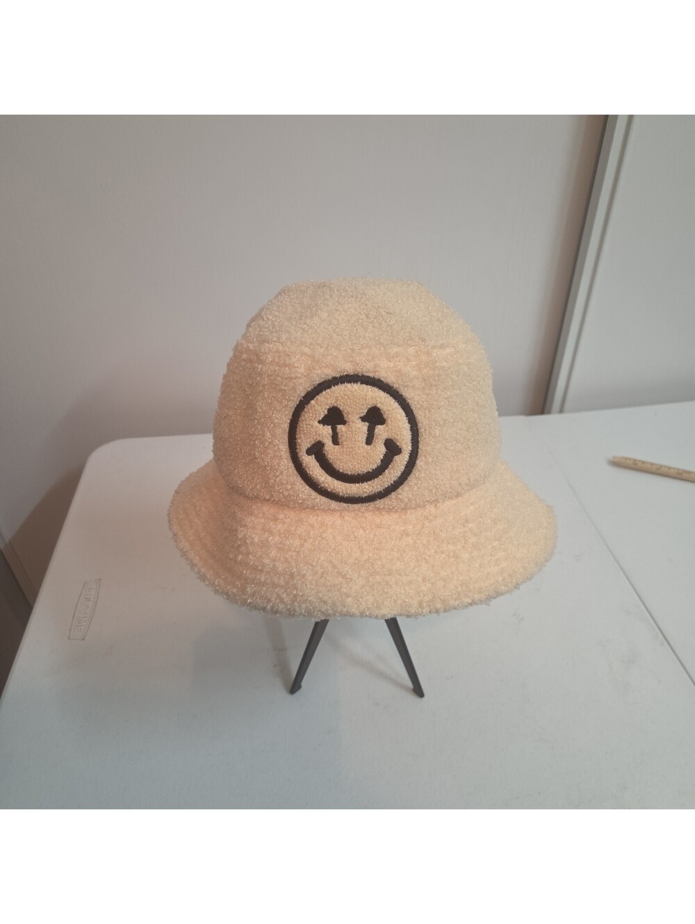 unisex bone sherpa smiley face bucket hat onesize